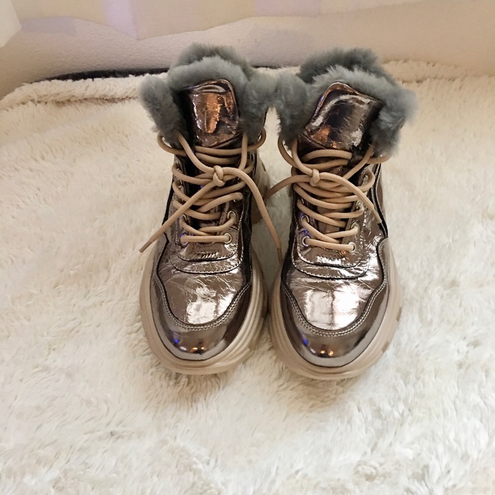 Fur sneakers unique from Korea!